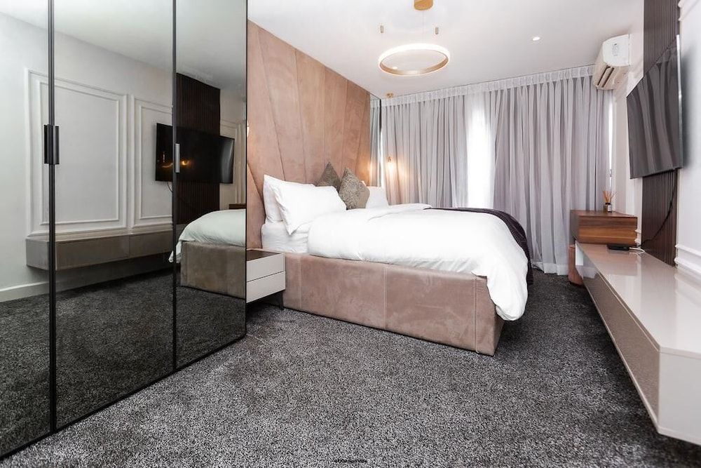 Ebs Legend Premium Suite Apartment, Balcony, Garden View