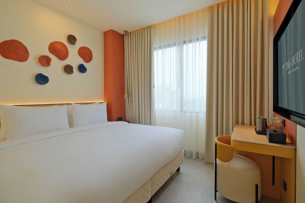 TMG Hotel Tebet Marclan Collection Cozy Room King Bed