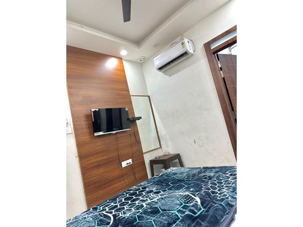 AC Deluxe Room