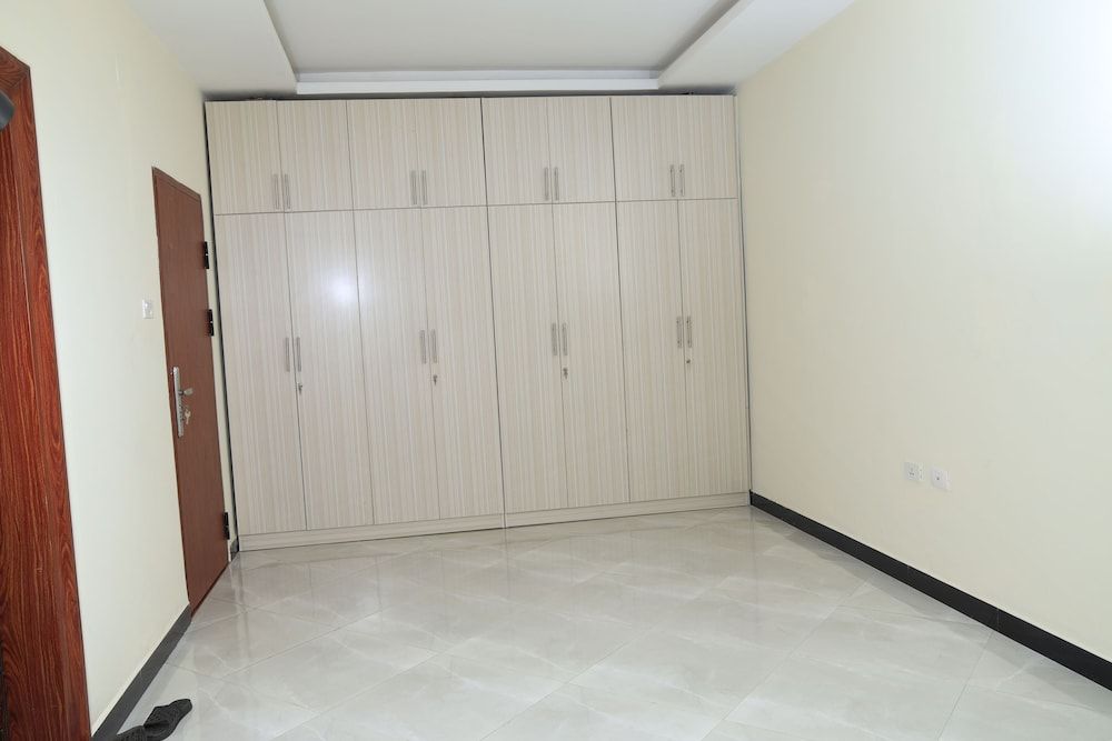 PrimeNest - 3 bedroom Apartment Luxury Apartment, Balcony 26