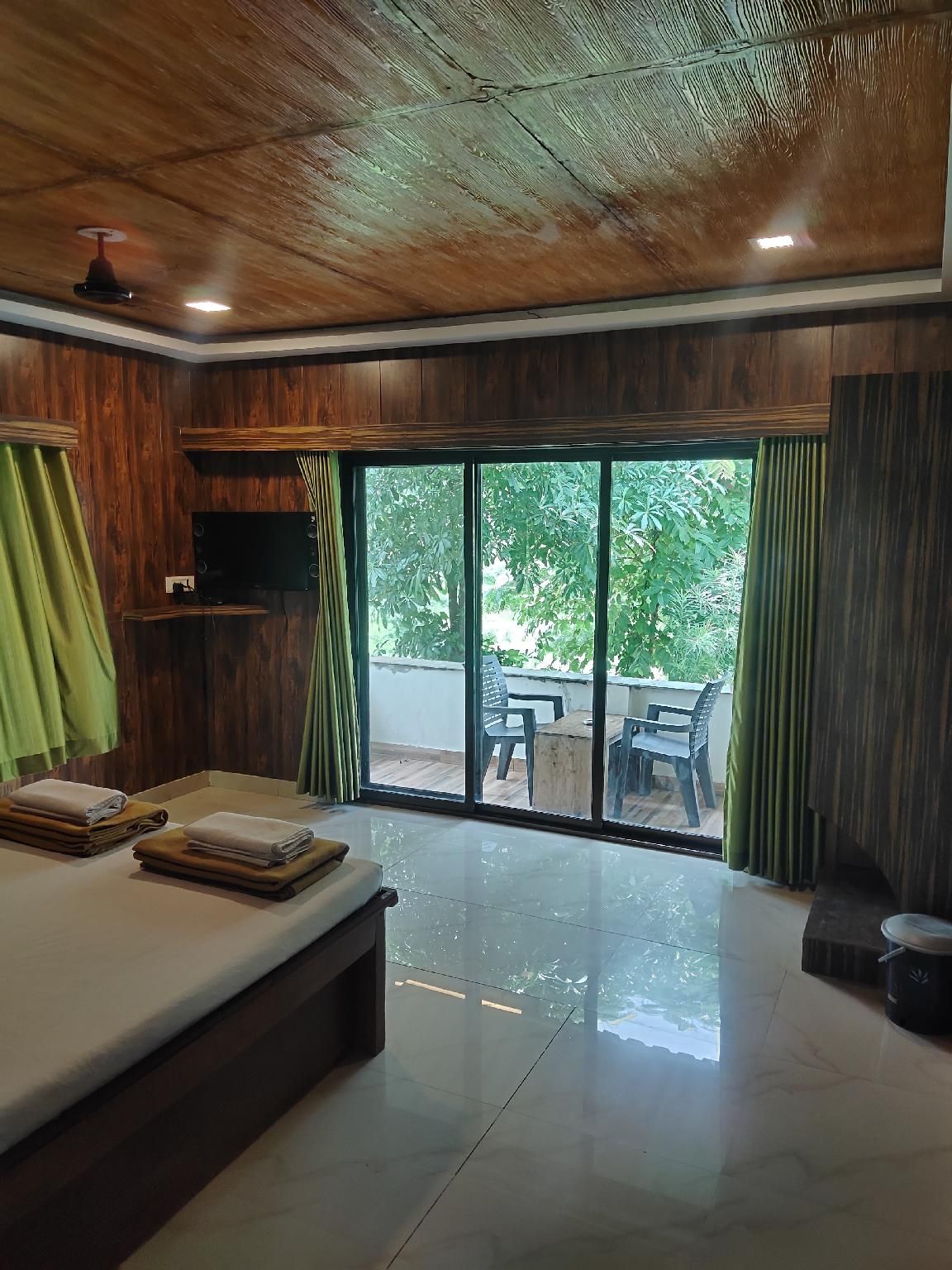 Green View Resort Deluxe Cottage 3