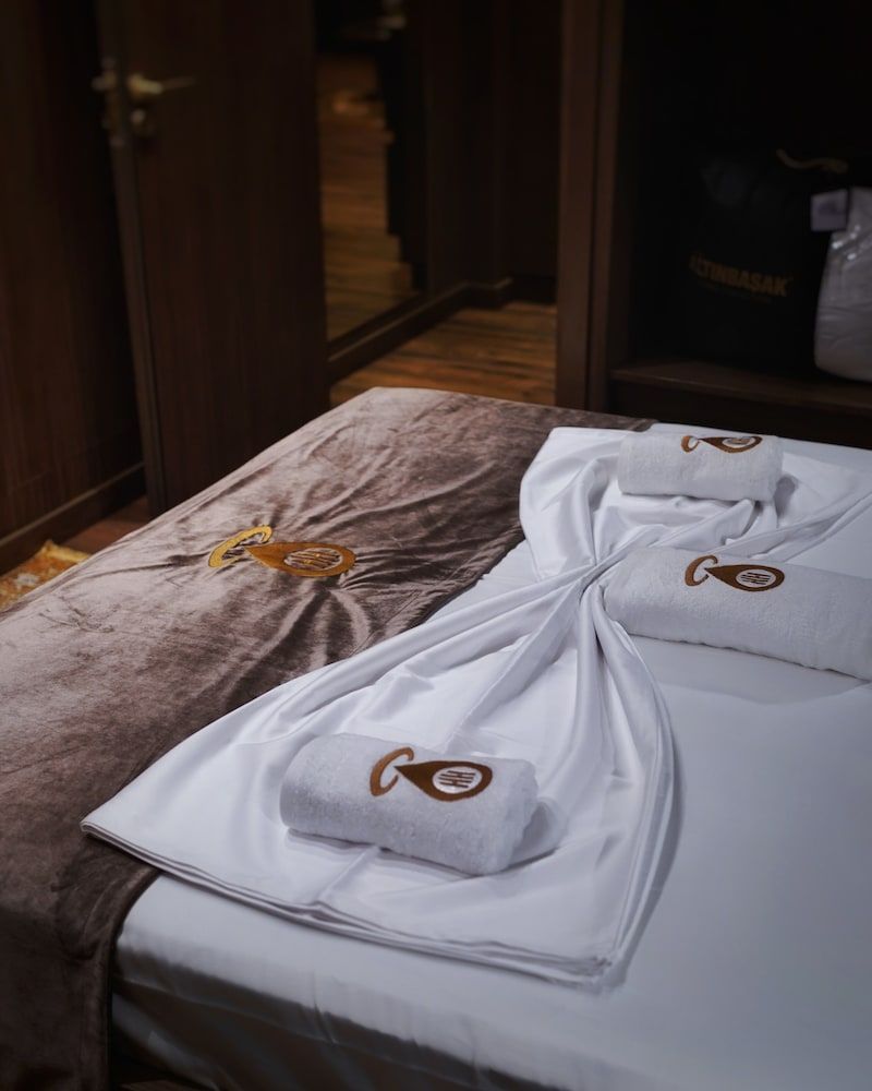 The HH Point Deluxe Suite, Bathtub 4