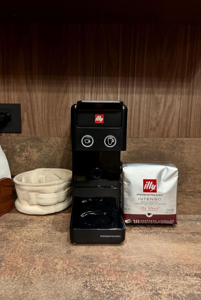 The HH Point Deluxe Suite, Bathtub 9