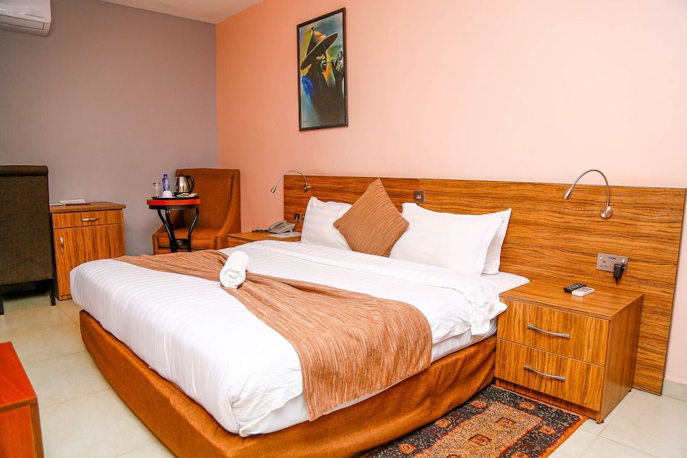 Midindi Hotel & Conference Center Standard Room, 1 Queen Bed 4