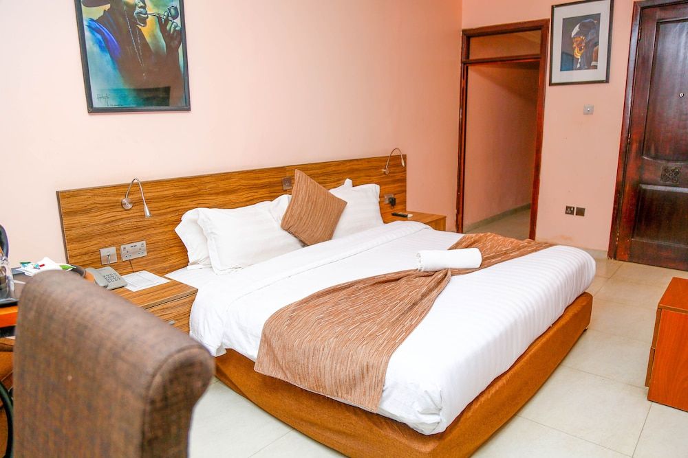 Midindi Hotel & Conference Center Standard Room, 1 Queen Bed 7