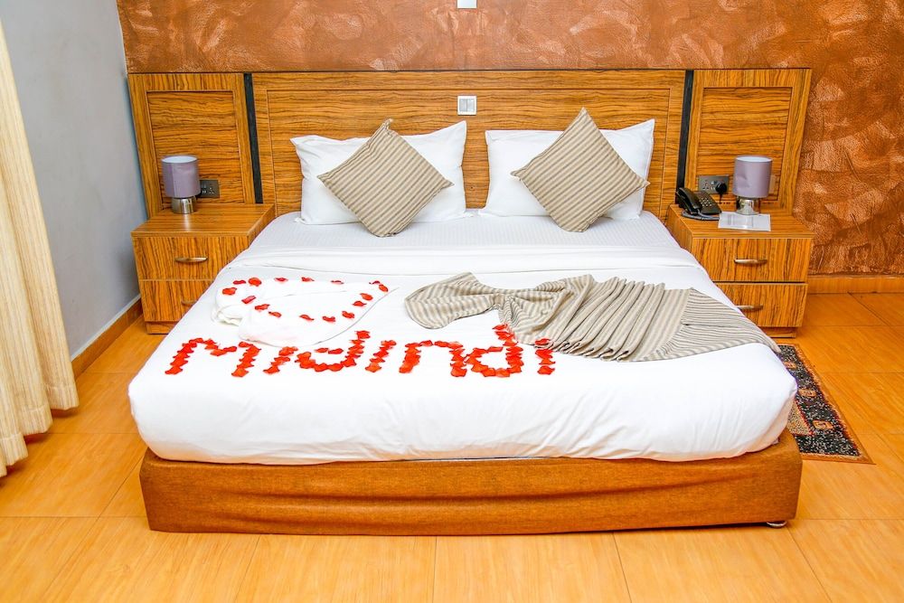 Midindi Hotel & Conference Center Standard Room, 1 Queen Bed