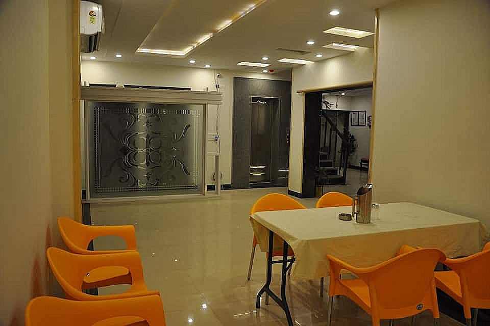 undefined Hotel Avalon Taj 4