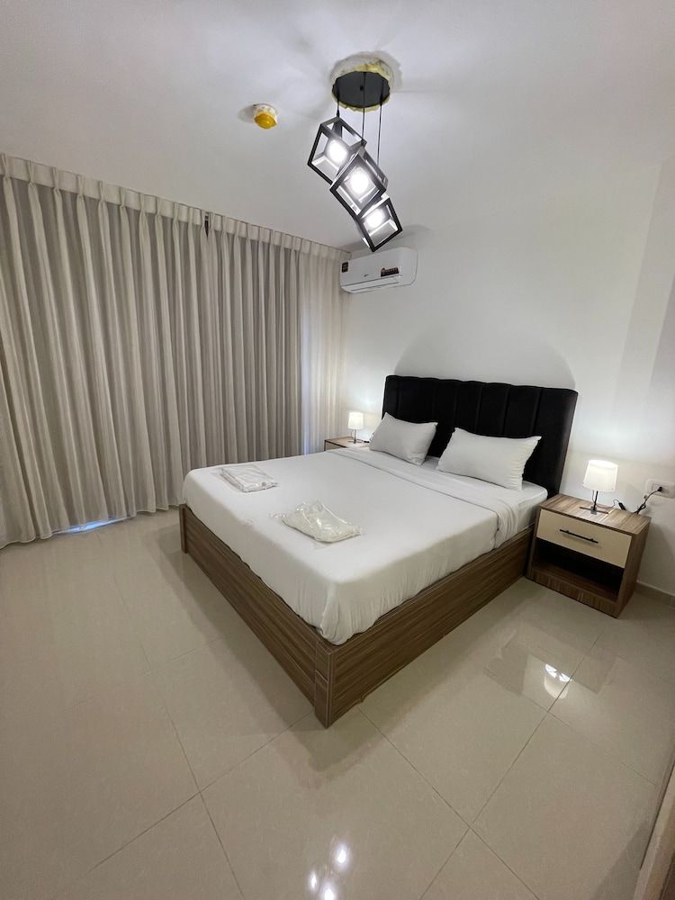 This Special Place Boasts an Unbeatable Location Apartment, 2 Bedrooms, Accessible, Smoking 7