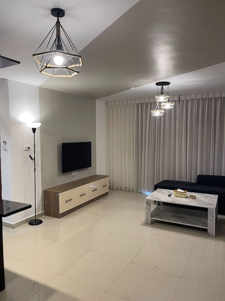 This Special Place Boasts an Unbeatable Location Apartment, 2 Bedrooms, Accessible, Smoking 16