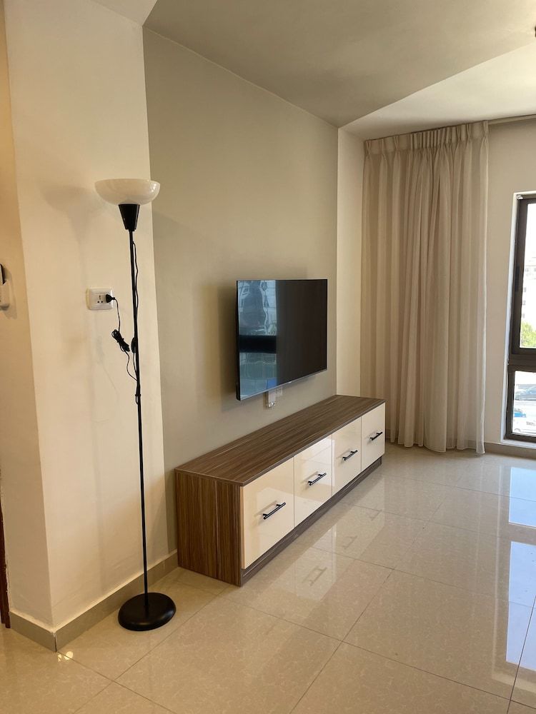 This Special Place Boasts an Unbeatable Location Apartment, 2 Bedrooms, Accessible, Smoking 19