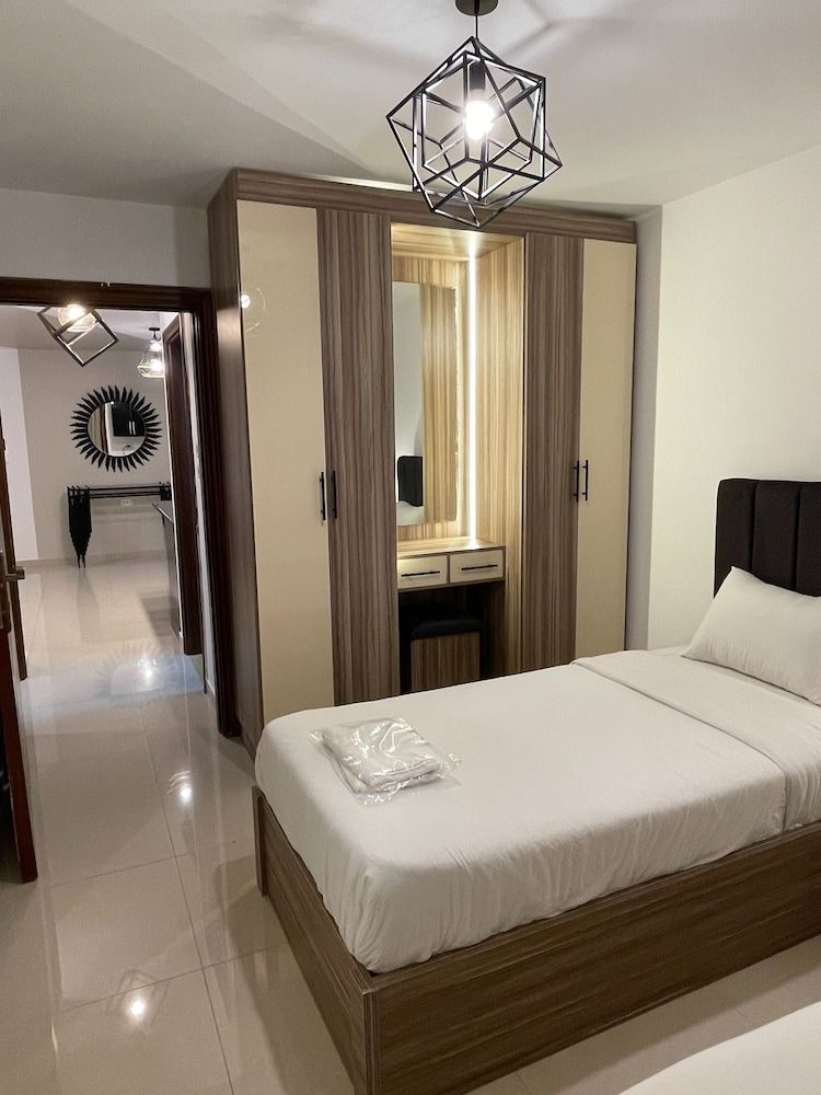 This Special Place Boasts an Unbeatable Location Apartment, 2 Bedrooms, Accessible, Smoking