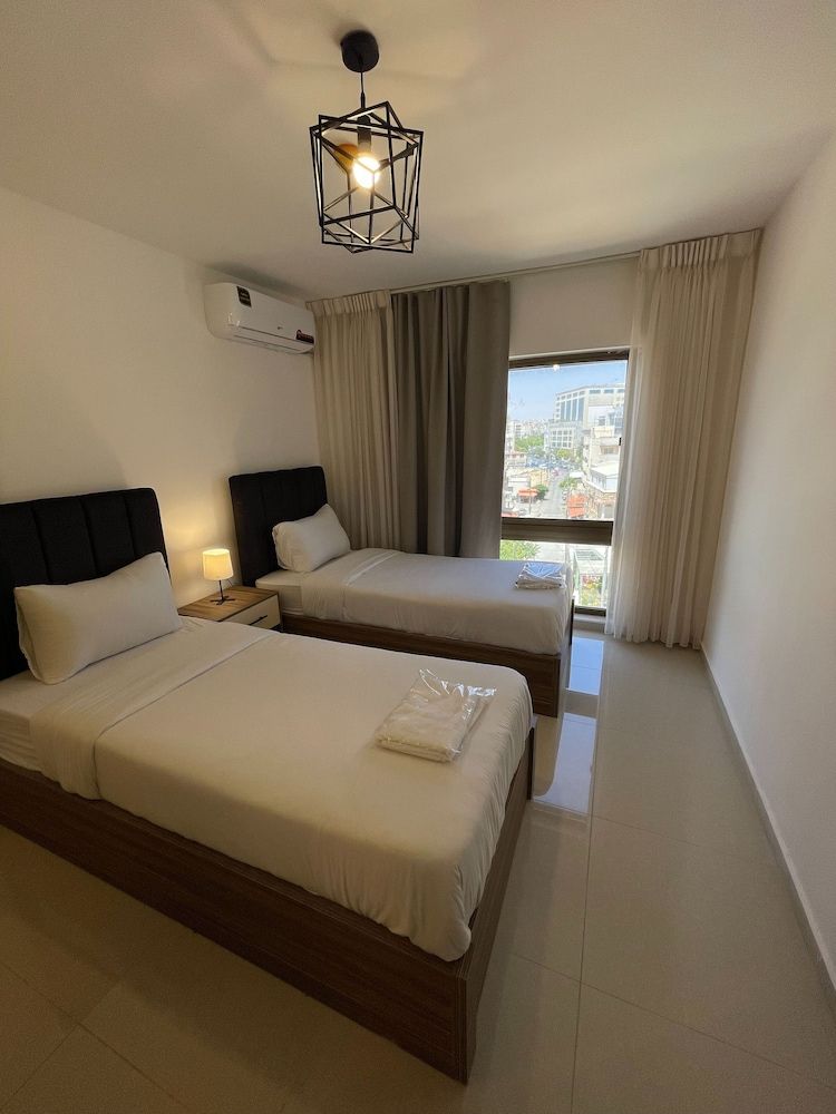 This Special Place Boasts an Unbeatable Location Apartment, 2 Bedrooms, Accessible, Smoking 9