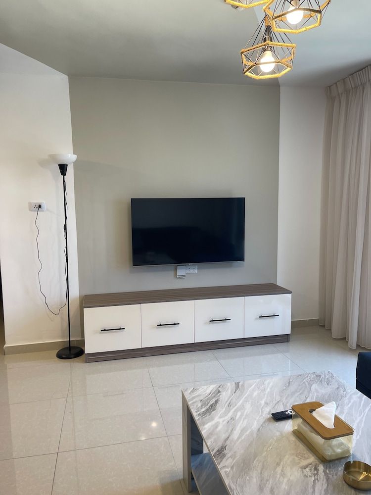 This Special Place Boasts an Unbeatable Location Apartment, 2 Bedrooms, Accessible, Smoking 18