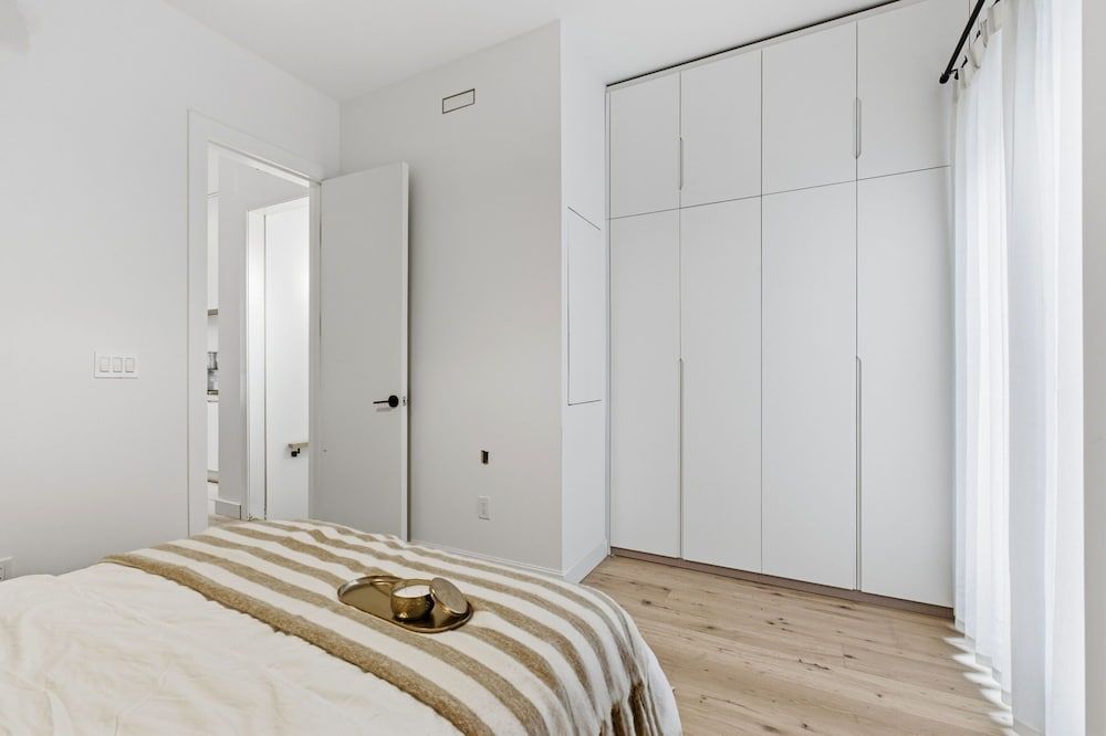 The Brick Hotel The Laneway 6