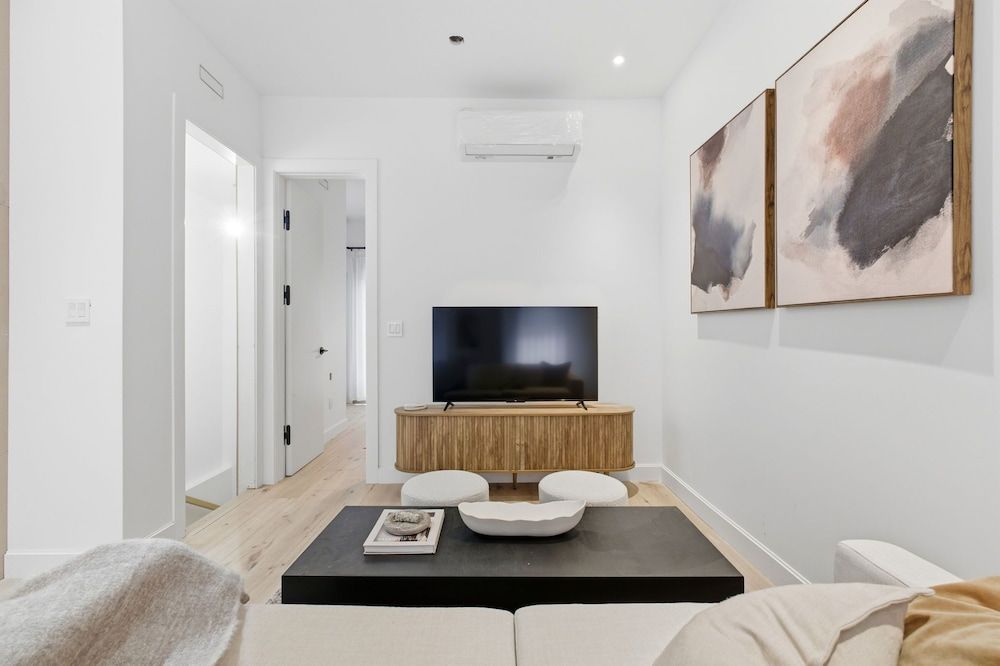 The Brick Hotel The Laneway 7