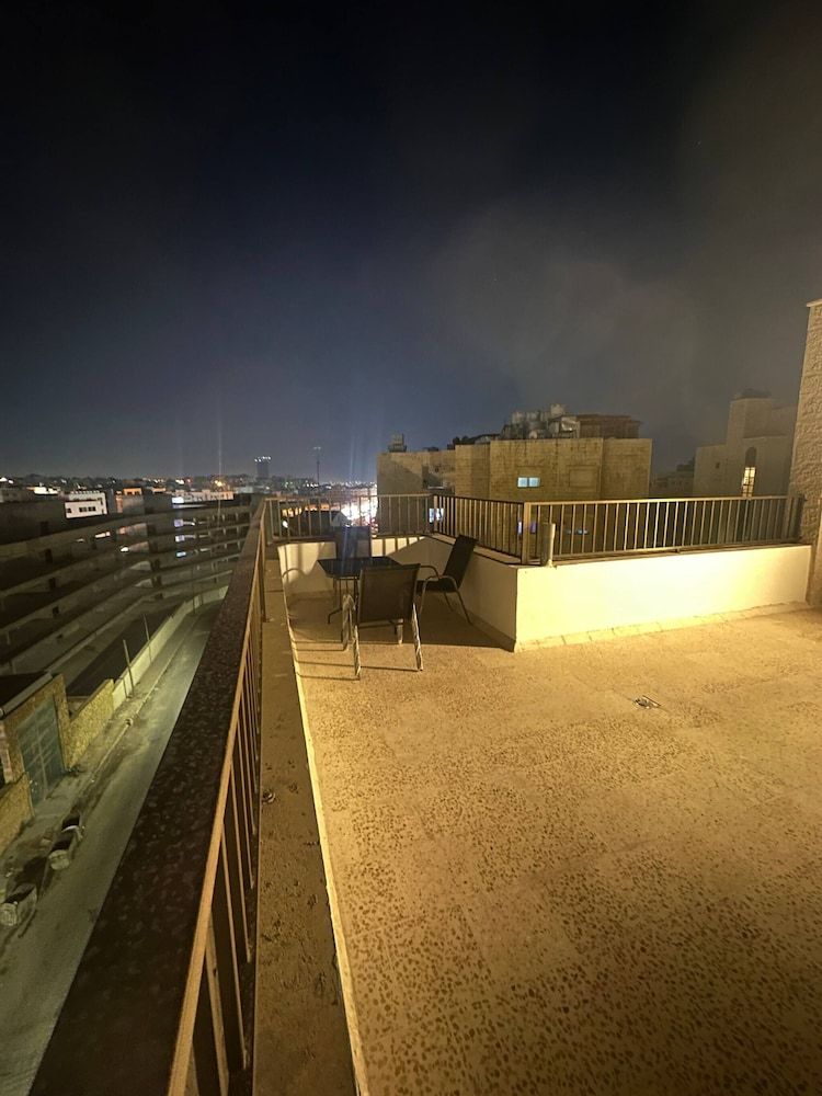 Cozy Rooftop Near Al Services 23 Apartment, 2 Bedrooms, Accessible, Smoking 7
