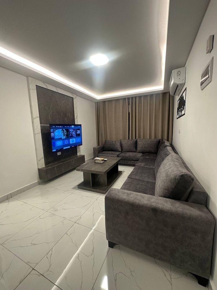 Cozy Rooftop Near Al Services 23 Apartment, 2 Bedrooms, Accessible, Smoking 16