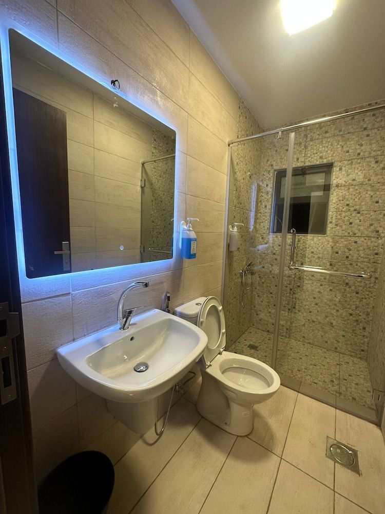 Cozy Rooftop Near Al Services 23 Apartment, 2 Bedrooms, Accessible, Smoking 8