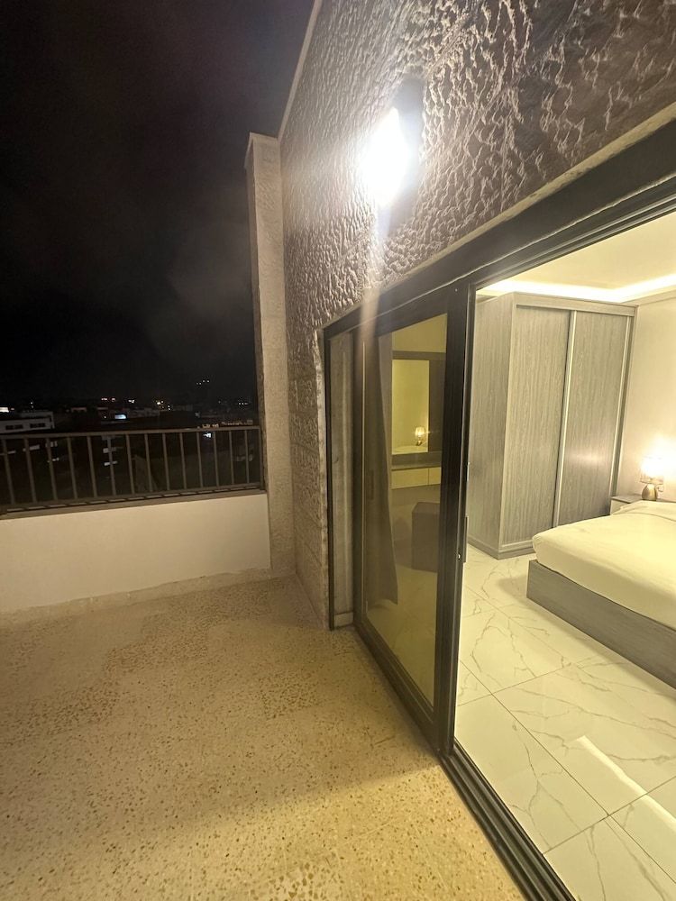 Cozy Rooftop Near Al Services 23 Apartment, 2 Bedrooms, Accessible, Smoking 6