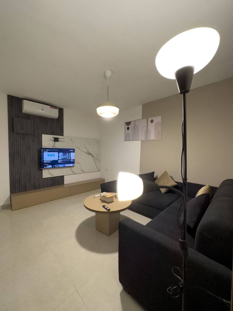 Stylish Luxe Apartment Apartment, 1 Bedroom, Accessible, Smoking 20