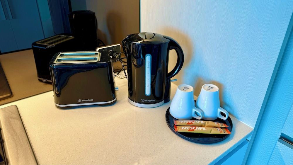 Yarra Accommodation Deluxe Apartment, Balcony, River View 6