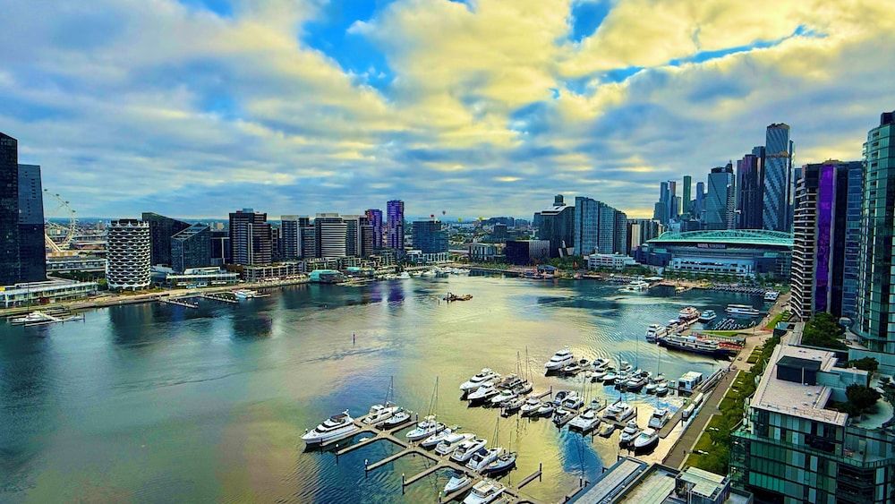 Yarra Accommodation Standard Double Room, 1 Queen Bed, Non Smoking, Lake View 3