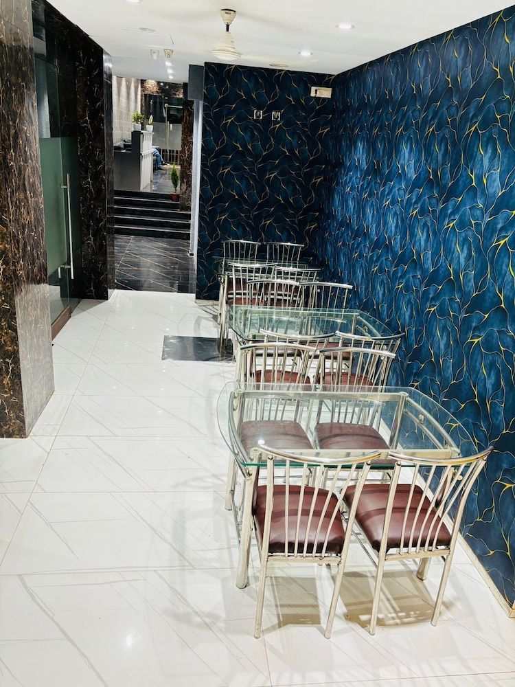 Powai Inn