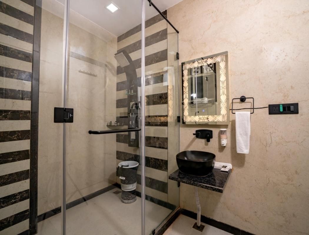 Hotel Sawamani and Restaurant Suite Room 2