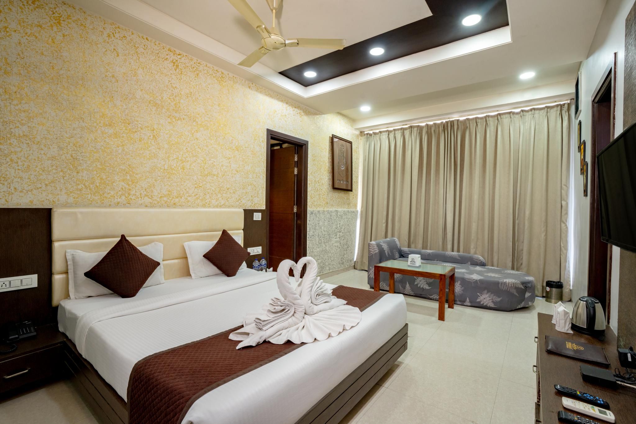 Hotel Sawamani and Restaurant Super Deluxe 2