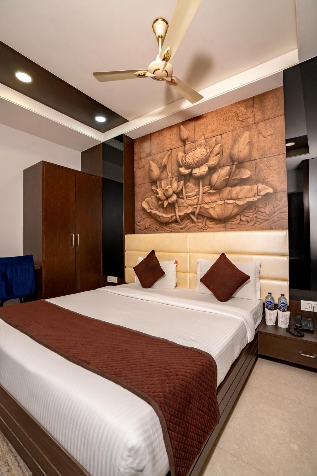 Hotel Sawamani and Restaurant Deluxe