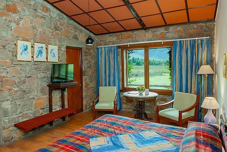 Shikarbadi Hotel By the Lake - A Heritage Hotel by HRH Group of Hotels Deluxe Room 4
