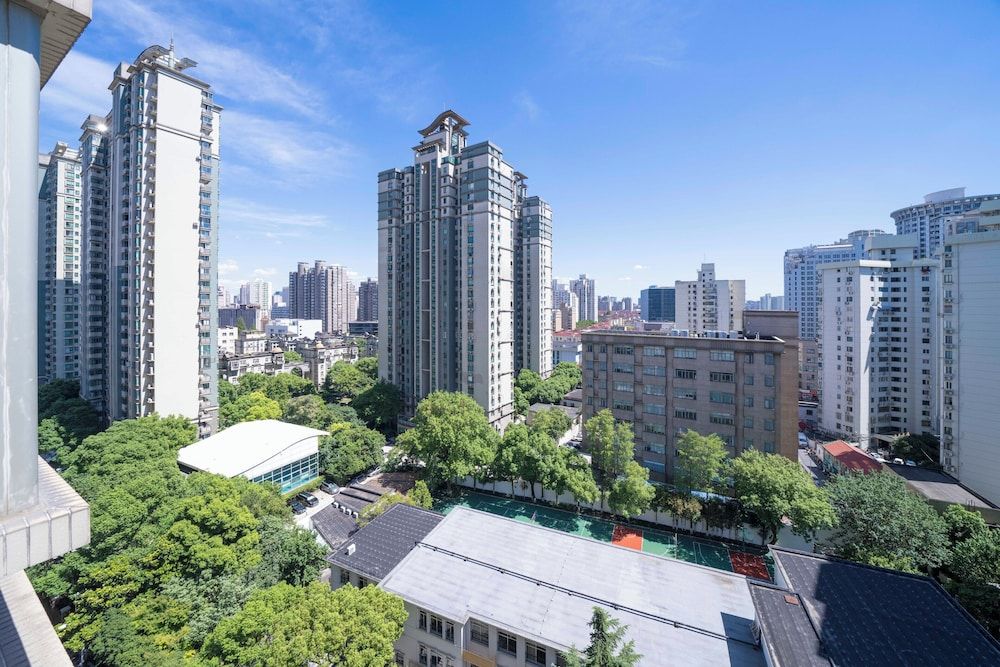 Tyms Elegant 2BR 1BA Apt Walk to Malls Superior Apartment, 2 Bedrooms, Kitchen, City View 13