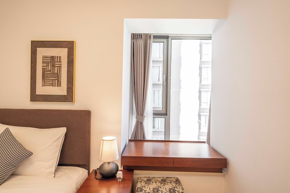 Tyms Elegant 2BR 1BA Apt Walk to Malls Superior Apartment, 2 Bedrooms, Kitchen, City View 17