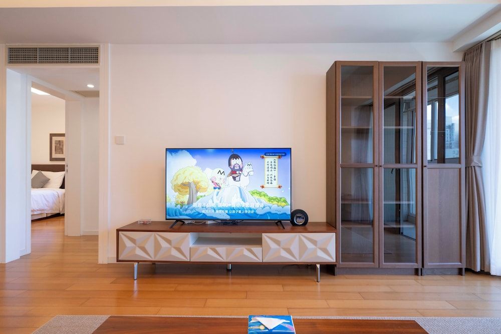 Tyms Elegant 2BR 1BA Apt Walk to Malls Superior Apartment, 2 Bedrooms, Kitchen, City View 18