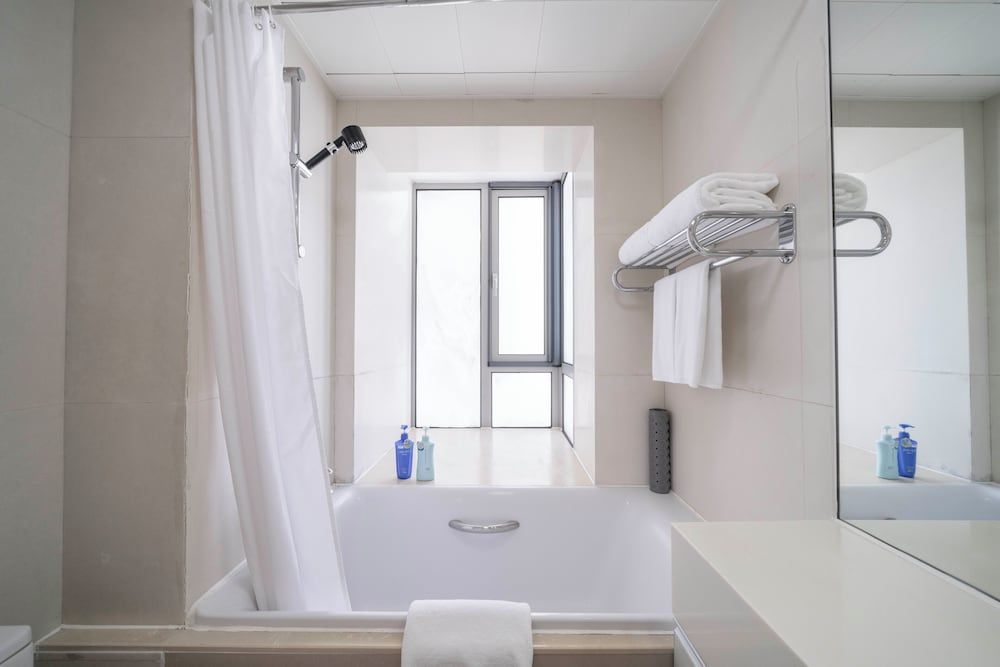 Tyms Elegant 2BR 1BA Apt Walk to Malls Superior Apartment, 2 Bedrooms, Kitchen, City View 15