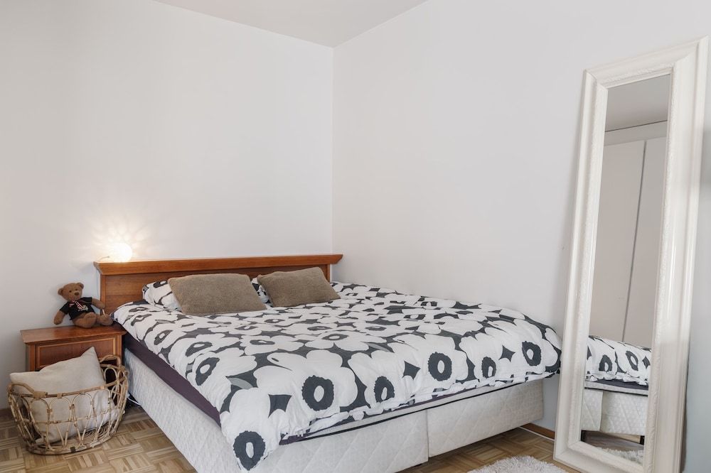 Bright Studio Apt. with Private Balcony Standard Apartment, Balcony, Courtyard View 2