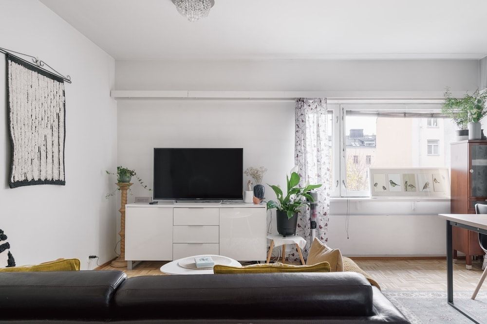 Bright Studio Apt. with Private Balcony Standard Apartment, Balcony, Courtyard View 13