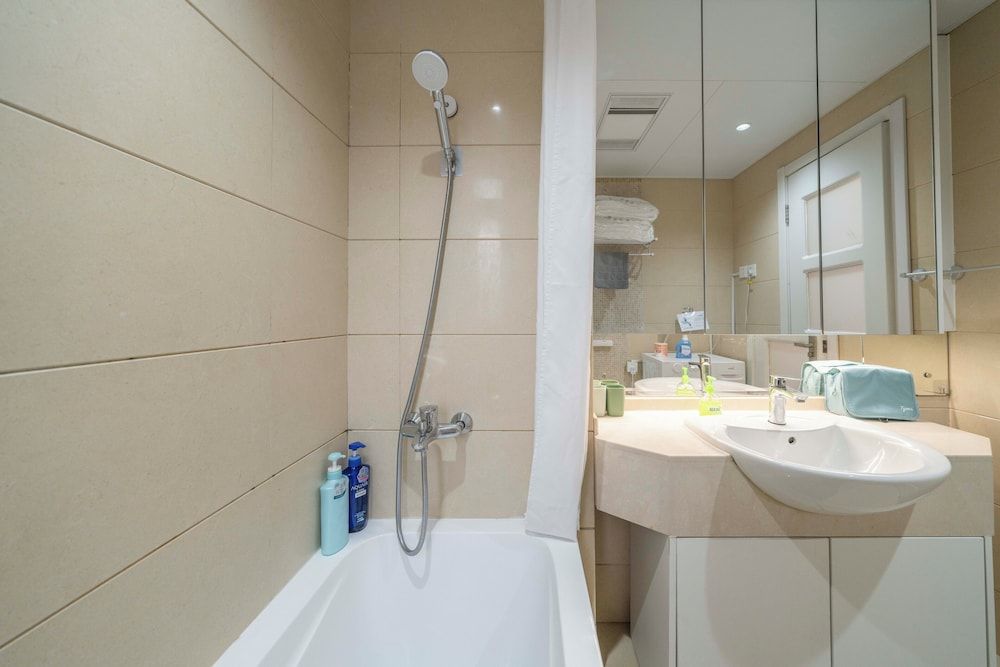 Tyms Family 3BR 2BA APT Superior Apartment, 3 Bedrooms, Kitchen, City View 19