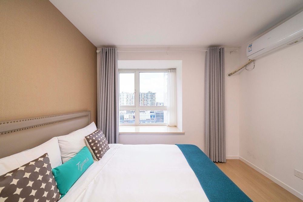 Tyms Family 3BR 2BA APT Superior Apartment, 3 Bedrooms, Kitchen, City View 8