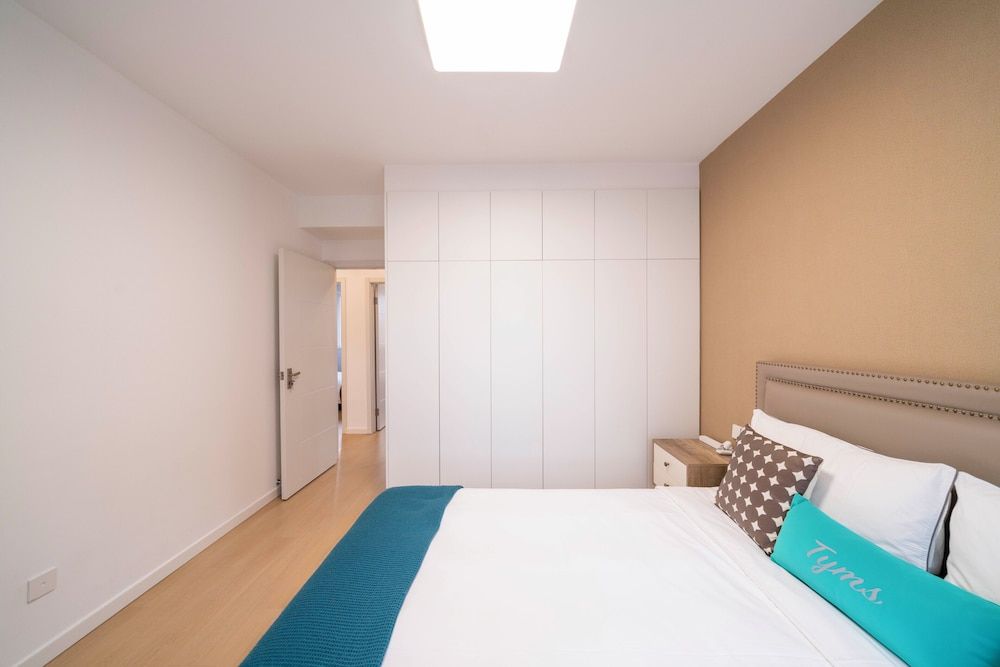 Tyms Family 3BR 2BA APT Superior Apartment, 3 Bedrooms, Kitchen, City View 6
