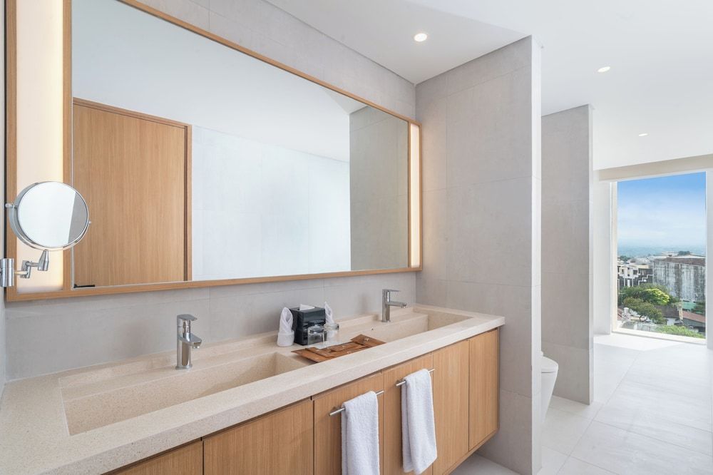 ARTOTEL Leguna Magelang Junior Suite King 2