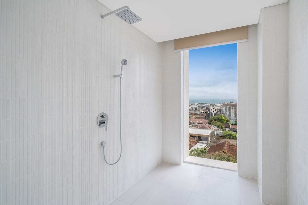 ARTOTEL Leguna Magelang Junior Suite King 3