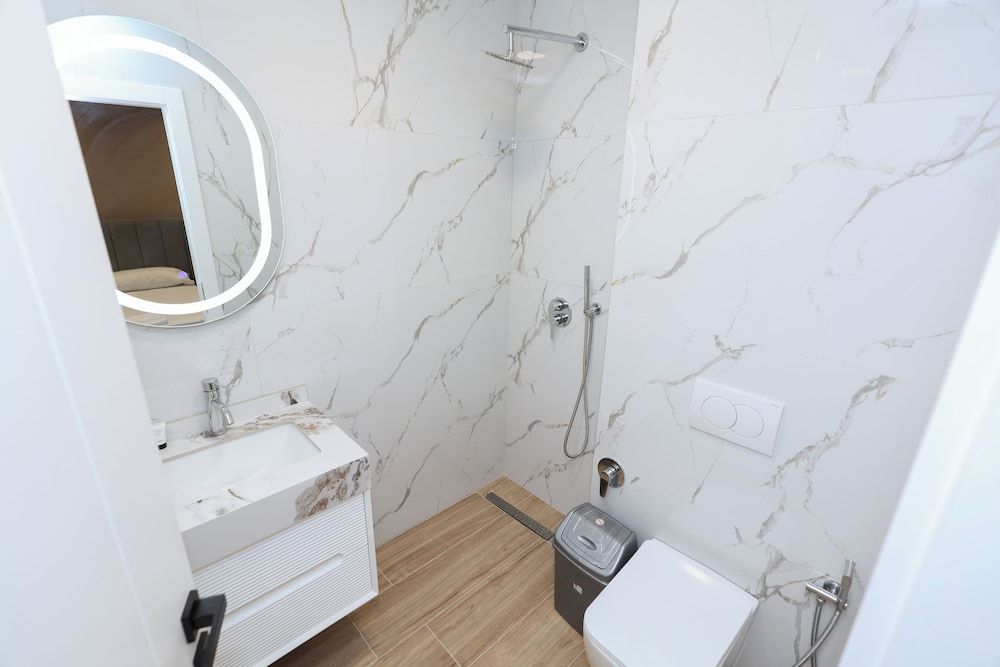 Emar Hotel Triple Room, Balcony 3