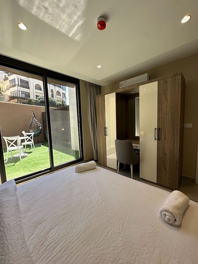 Charming Amman Apartment With Garden and Balcony Apartment, 2 Bedrooms, Accessible, Smoking