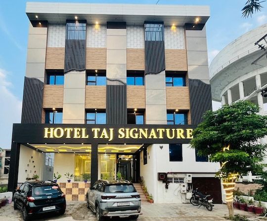 Hotel Taj Signature