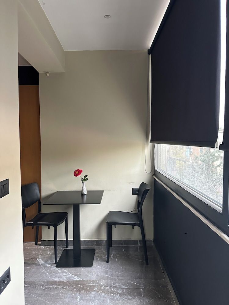 La Mirage Suites & Apartments ROOM 04 9