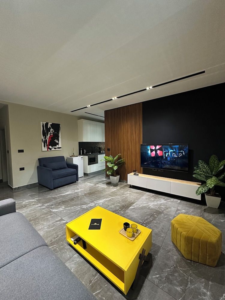 La Mirage Suites & Apartments