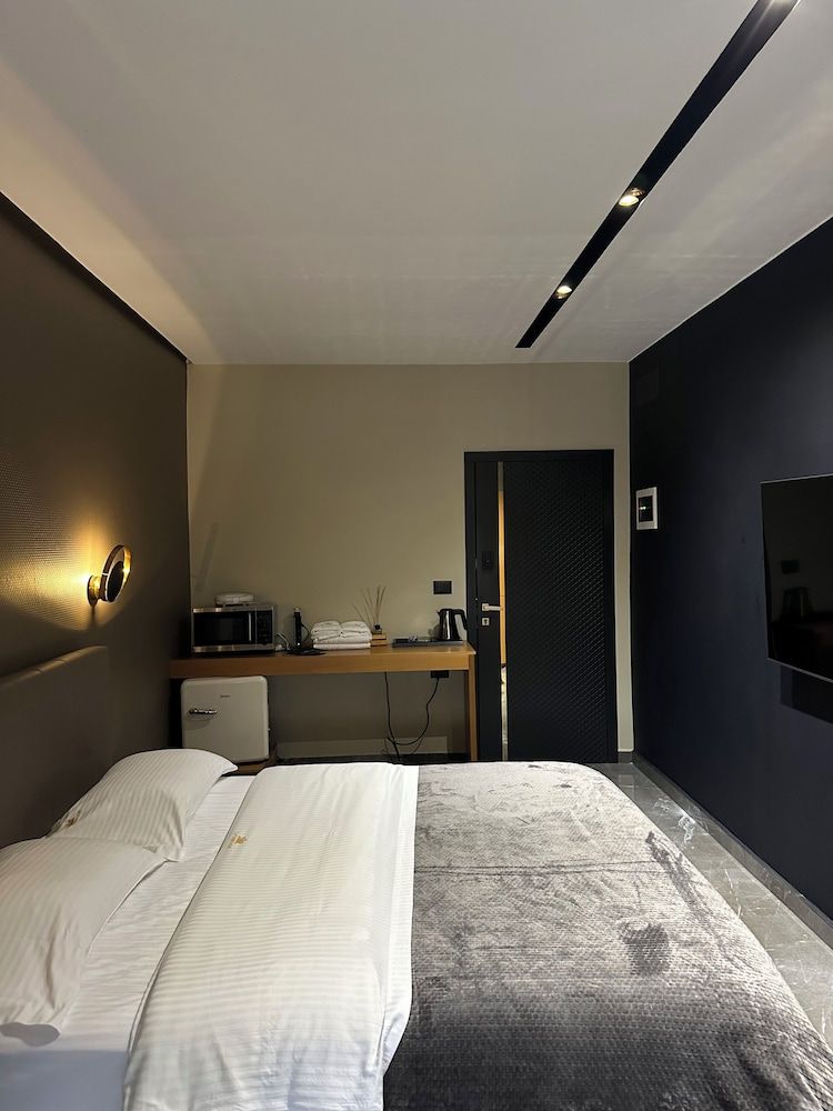 La Mirage Suites & Apartments ROOM 04