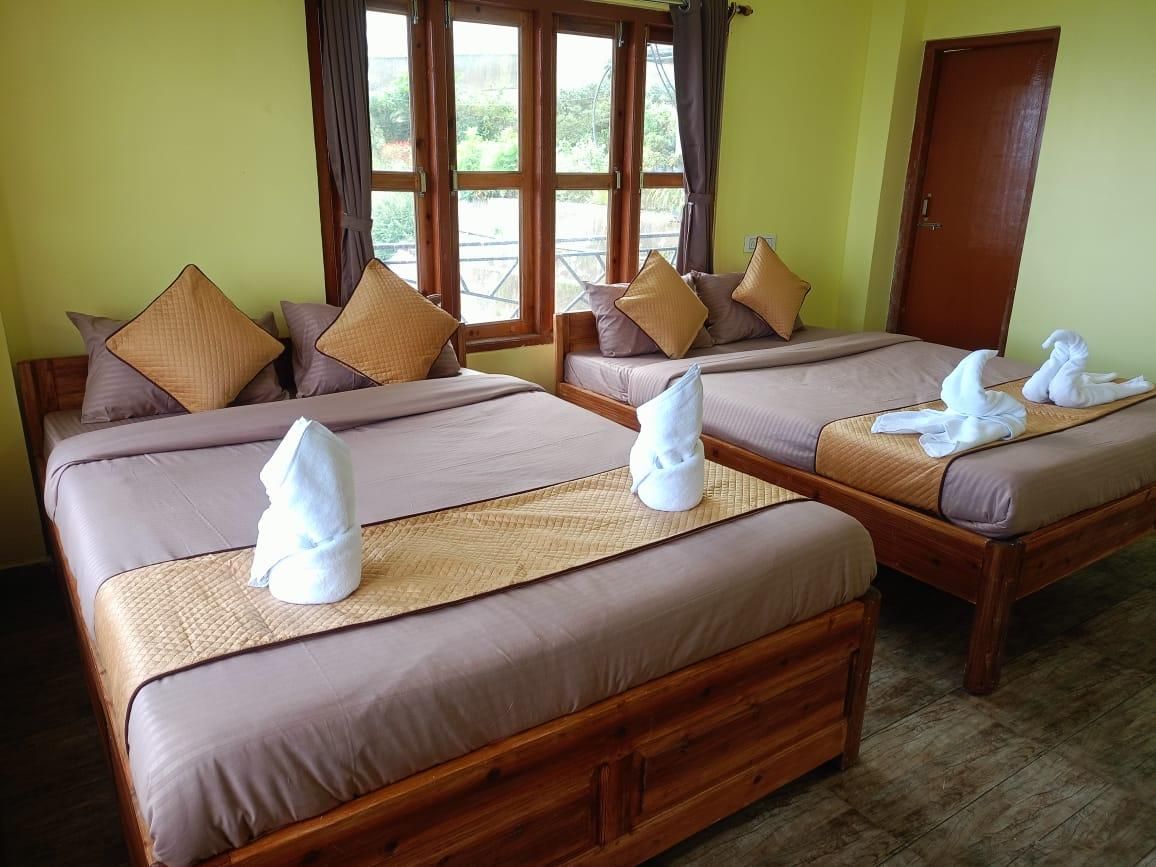 Rupsadeya Homestay Sittong Family Room with Mountain View 3