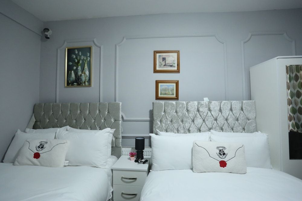 Heathrow roomzzzz B&B Classic Double Room, Non Smoking, Garden Area 20